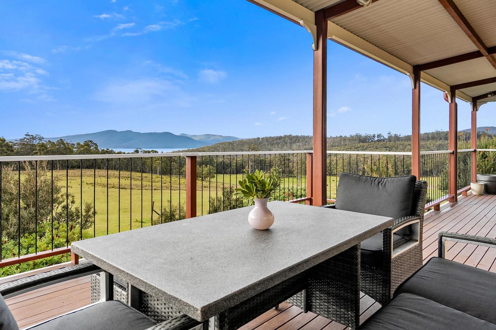 Manfield Country Bruny Island *